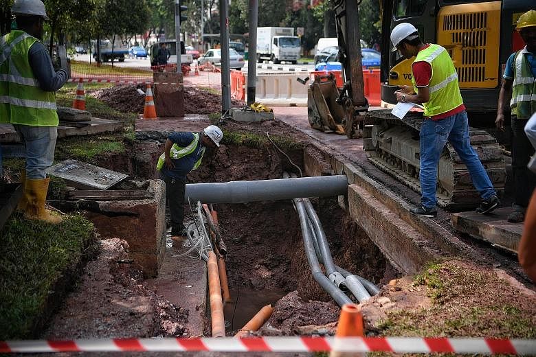 National water agency PUB said that it expects the repair works at the junction of Bukit Batok West Avenue 6 and Bukit Batok West Avenue 8 to be completed by tomorrow, even as an investigation is under way into the cause of damage to the pipe. The pi