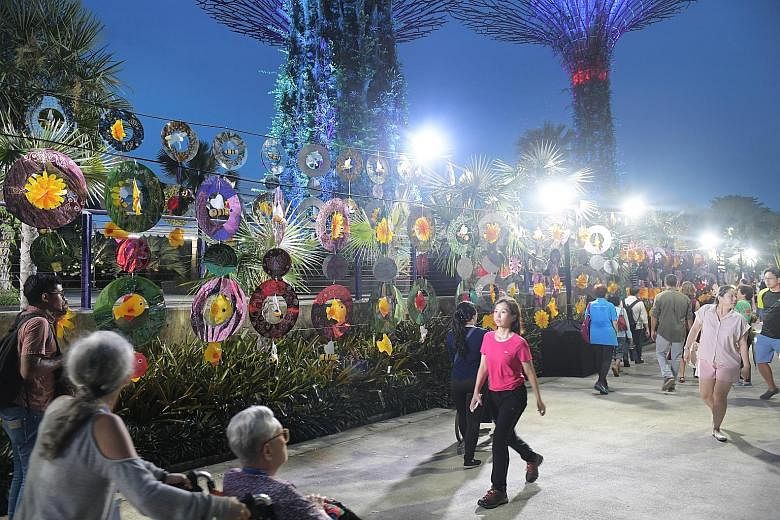 A bicultural installation, inspired by the ongoing Mid-Autumn Festival and the upcoming Deepavali, was officially completed at Gardens by the Bay yesterday. Minister for Education (Higher Education and Skills) and Second Minister for Defence Ong Ye K