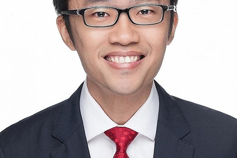 Mr Thomas Tan of OCBC Bank says the inability to utilise SRS funds may outweigh its tax-saving benefits. KPMG Singapore's Mr BJ Ooi recommends tax exemption on SRS withdrawals of up to $400,000 at drawdown age. Ms Kerrie Chang from Ernst & Young beli