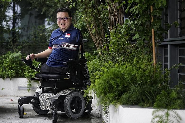 Navy serviceman Jason Chee says he hopes to inspire others.