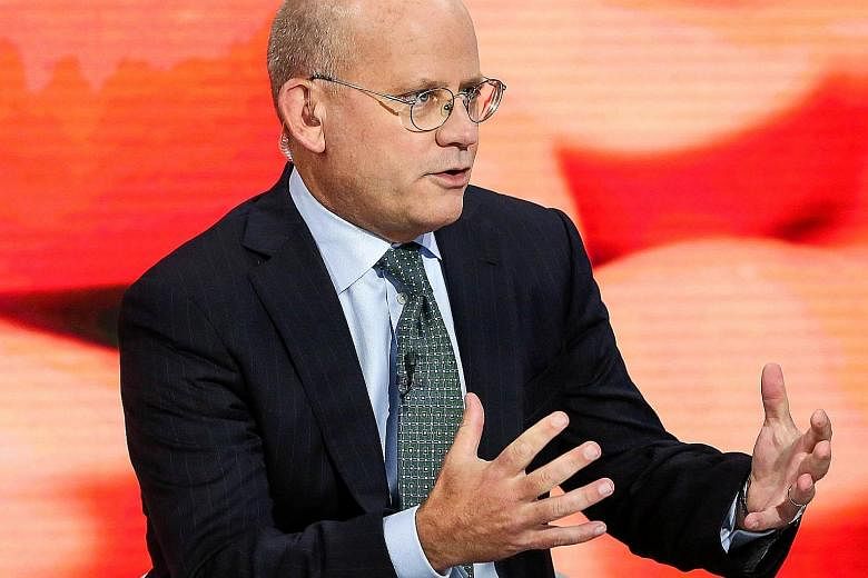 GE chief executive John Flannery said he would focus on restoring the oxygen of cash and earnings to the company.