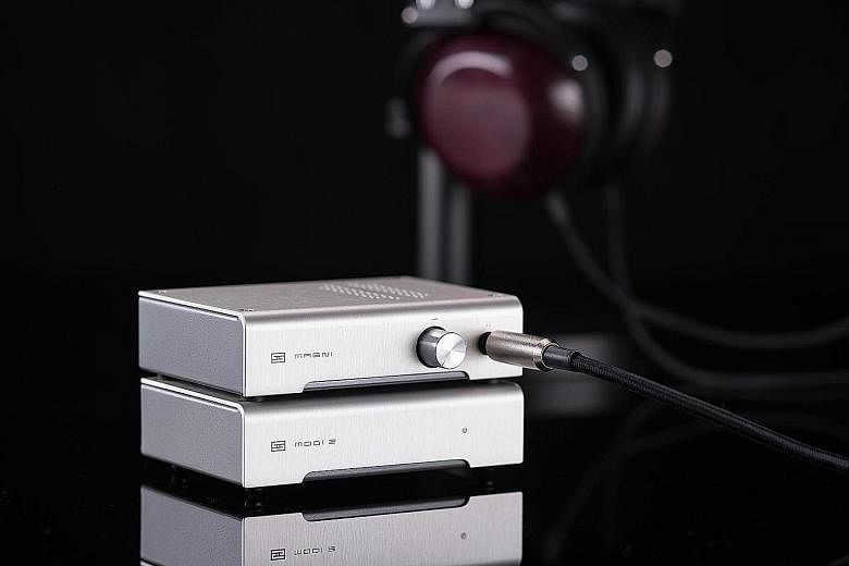 The Magni 3 complements Schiit's line of DACs, which, when chained together in a pair and put on top of each other onto what is commonly known as a Schiit stack, provides audiophiles with a set-up that can handle all the high-end audio they throw at 