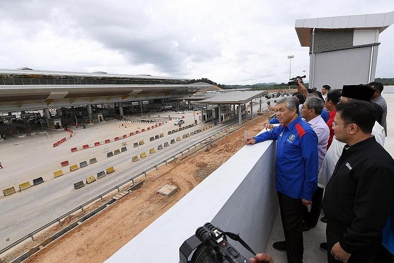 Malaysia's new border complex in Kedah has been equipped to curb smuggling.