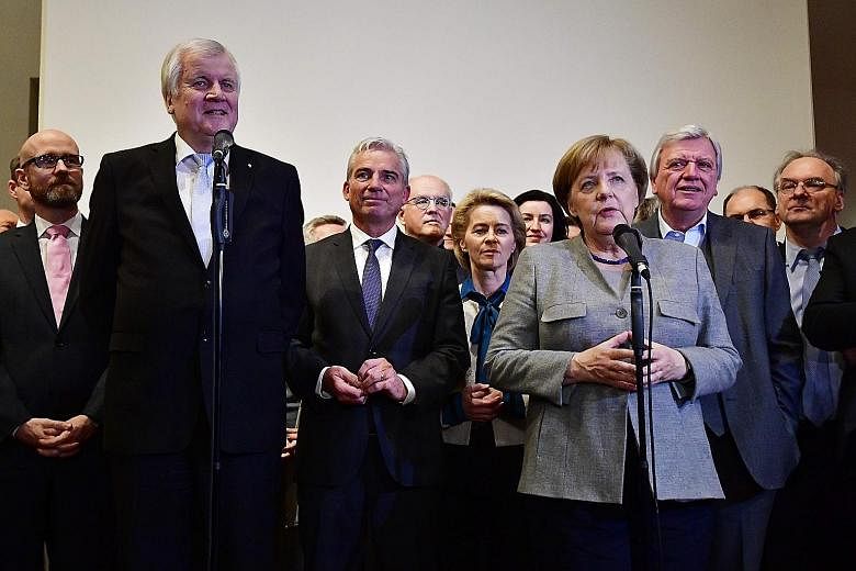 Free Democratic Party chairman Christian Lindner (left) turned his back on the negotiations on Sunday. Chancellor Angela Merkel and Christian Social Union leader Horst Seehofer spoke after the talks collapsed.