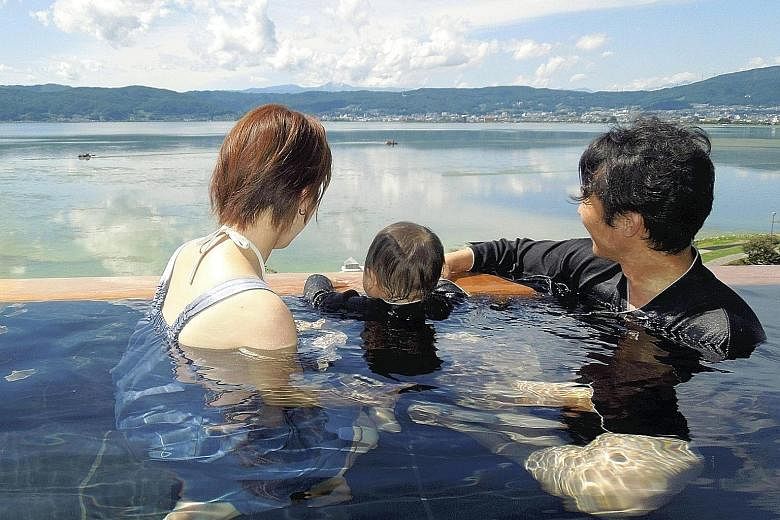 Sui Suwako hotel in Nagano offers guests a free "yuami-gi", or bathing garment for use in its rooftop bath, which is open to both sexes.
