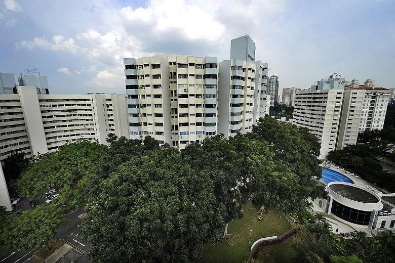 The 660-unit Pine Grove near Ulu Pandan Road, a 99-year lease former HUDC estate, is in the midst of collecting signatures for the 80 per cent mandate needed for the sale to go ahead.