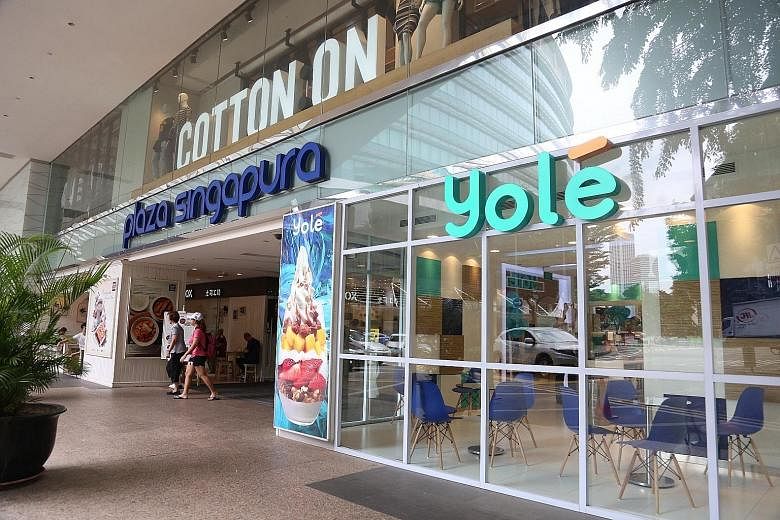 Although Yole has taken over Llaollao's existing outlets, the Spanish chain says the product served is not its yogurt. Llaollao's chief executive hopes to be operating again during the first quarter of next year.