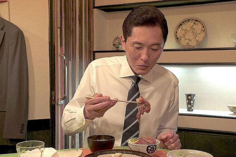 Goro Inogashira, played by Yutaka Matsushige, travels on his own to the western coastal area of Setouchi and eats by himself in the New Year's Eve special of The Solitary Gourmet.