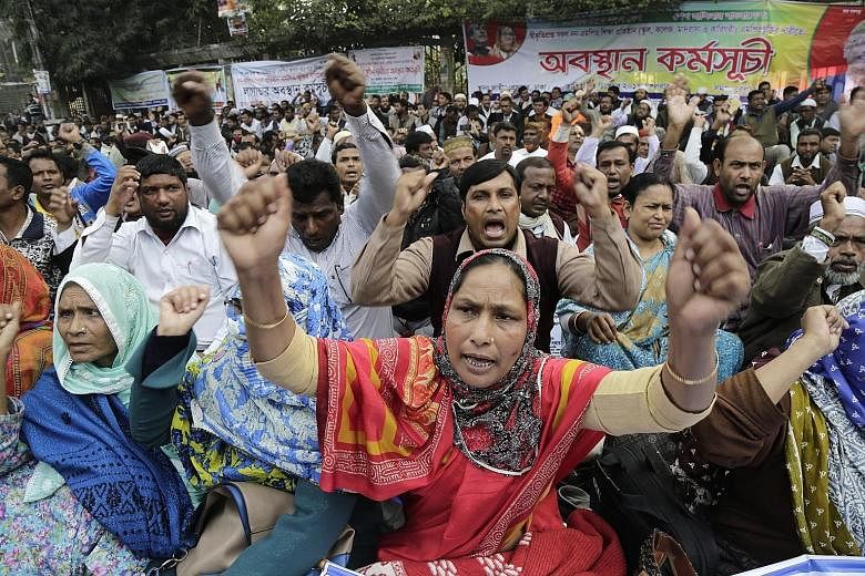 Non-MPO (monthly pay order) teachers from various non-governmental institutions demonstrating as they held an indefinite sit-in protest in the streets in front of the National Press Club in Dhaka, Bangladesh, yesterday. Several hundred teachers atten