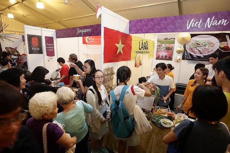 More than 30 food stalls serving up dishes from around the region drew more than 5,000 people to the Experience Asean festival.