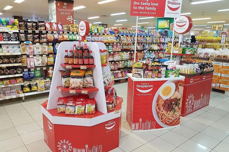 The Tasty Singapore Food Aisle campaign allows different food manufacturers to sell their products in Indonesian supermarkets as a group through a common Singapore branding.