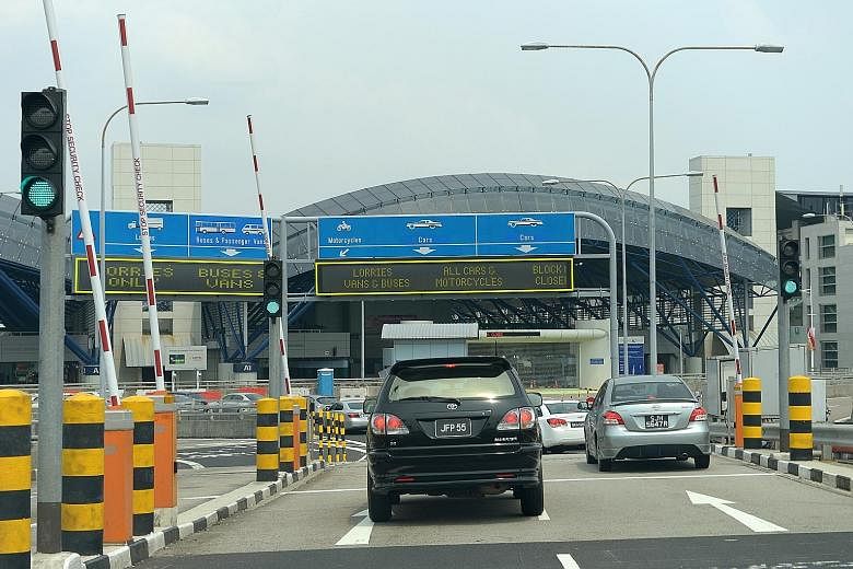 Toll fees for the Second Link in Tuas may be reviewed to ease traffic jams on the Causeway during peak periods.