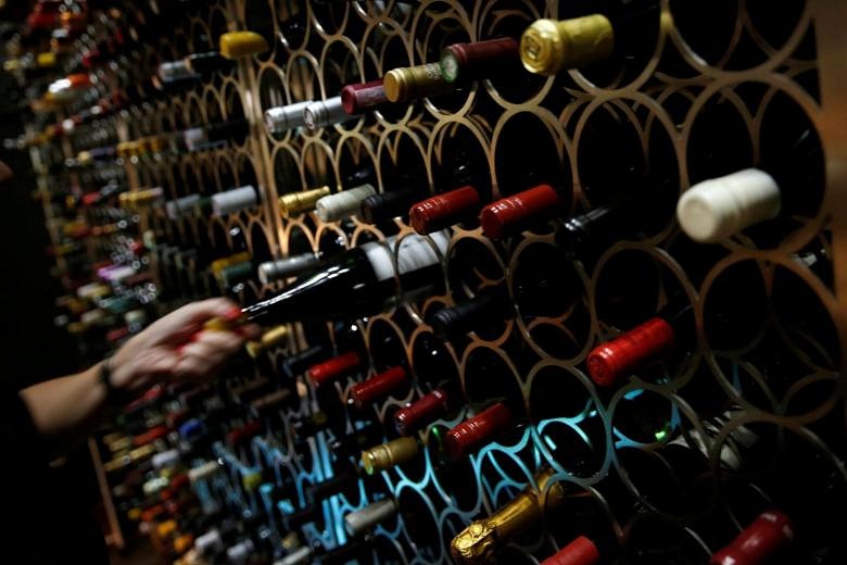 how-to-find-a-wine-you-like-at-a-restaurant-first-know-what-to-say