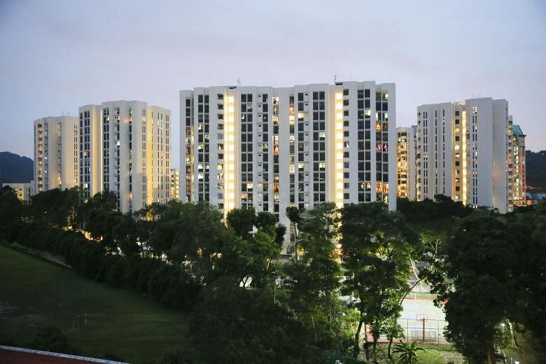 Mandarin Gardens, which sits on a land area of 1.07 million sq ft, has 1,006 residential units, along with 10 shoplots, a minimart, a restaurant and a kindergarten.