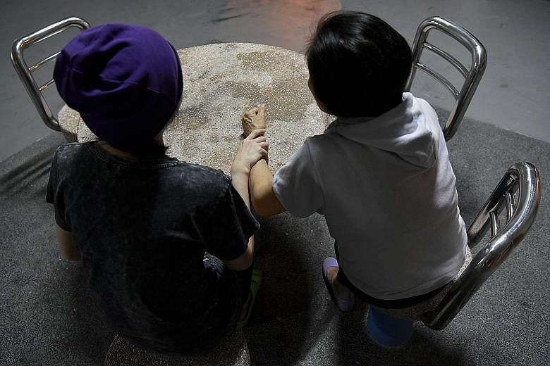 Families of people who are about to be jailed could be at a loss, especially if a breadwinner is being sentenced. Under the pilot project, volunteers from the Singapore After-Care Association will be available at a booth in the State Courts for at le