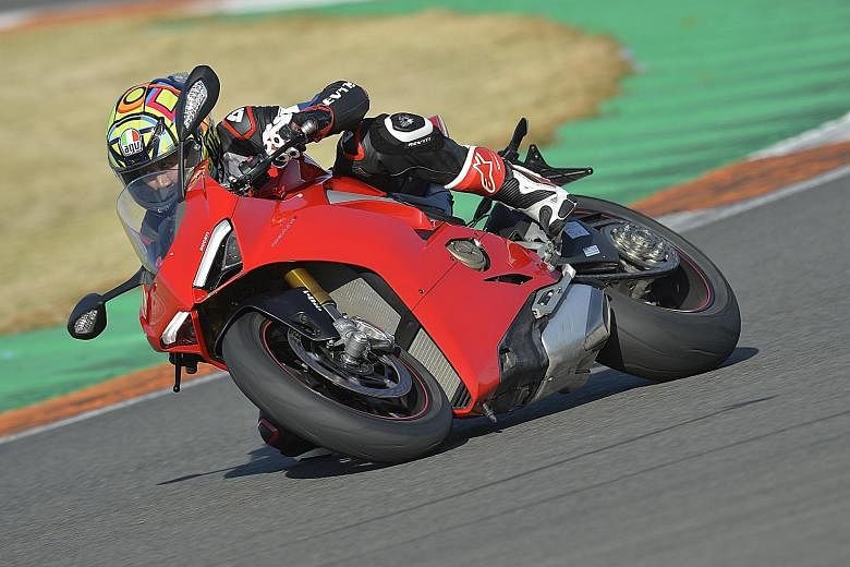 The 1,100cc Ducati Panigale V4 S steers quickly and reacts to almost all situations a rider would face on a track, such as controlling slides, braking hard into bends and accelerating as fast as possible using its quick-shifter.