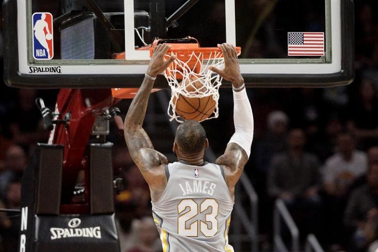 Lebron James Cavs buzzer beater  King lebron james, Lebron james