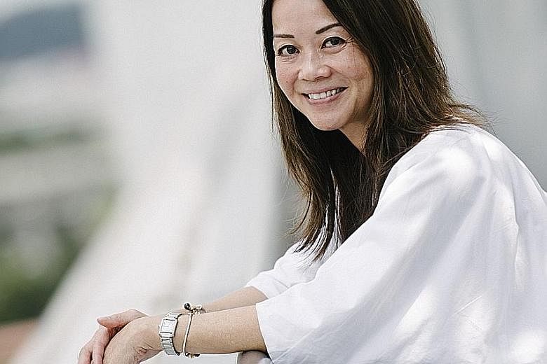 Eva Wong Nava was approached by director Raymond Tan to write a companion novel to his movie, The Wayang Kids, about schoolchildren learning Chinese opera.