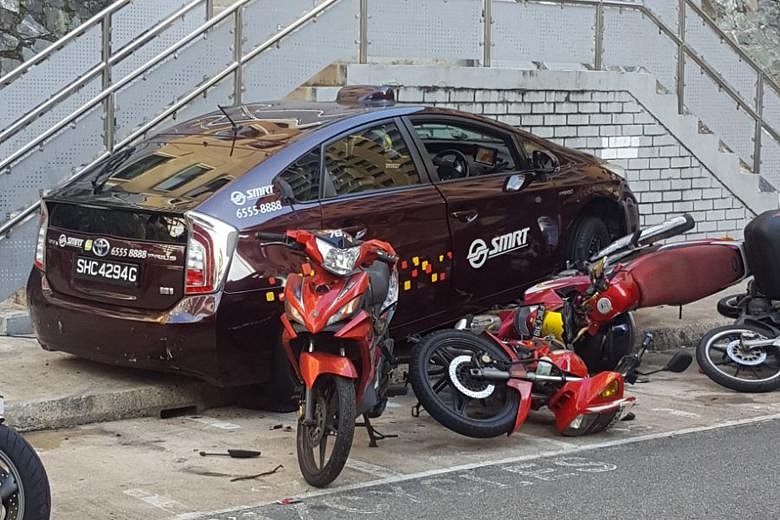 Cab Driver Loses Control Of Vehicle, Hits 7 Motorbikes, 1 Car | The ...