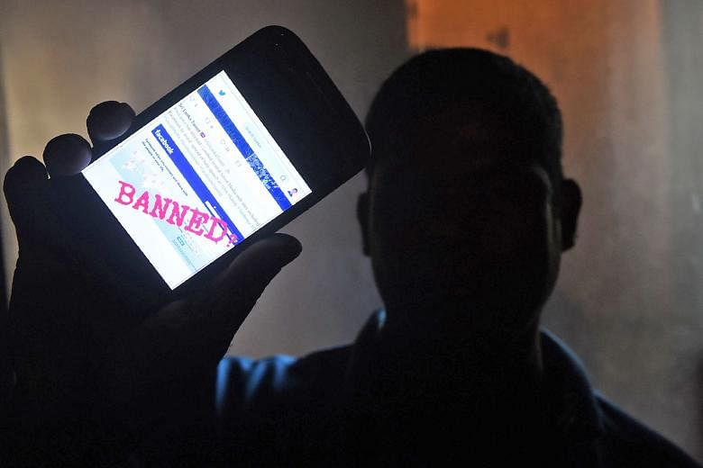 The Sri Lankan government, which accused extremists of using social media to instigate violence against the Muslim minority, yesterday said access to Facebook, Viber and WhatsApp would be blocked for three days.