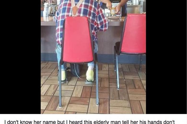 Facebook user Laura Wolf posted a photo of 18-year-old Evoni Williams, a waitress at Waffle House in Texas, helping an elderly customer cut the ham in his breakfast meal as he had difficulty doing so.