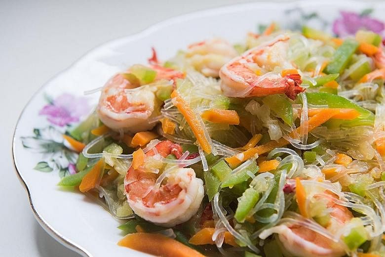 This braised hairy gourd dish is cooked with fresh prawns instead of the usual dried shrimps.