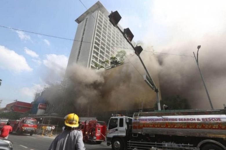 Top Philippine casino fires US managers