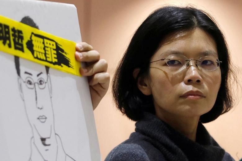 Wife Of Taiwan Activist Li Ming Che Jailed In China Says He Can T Send Letters The Straits Times