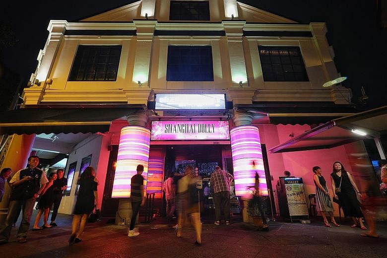 Singapore's largest and longest-running live Mandopop music venue, Shanghai Dolly in Clarke Quay, closed after marking its last hurrah during the weekend.