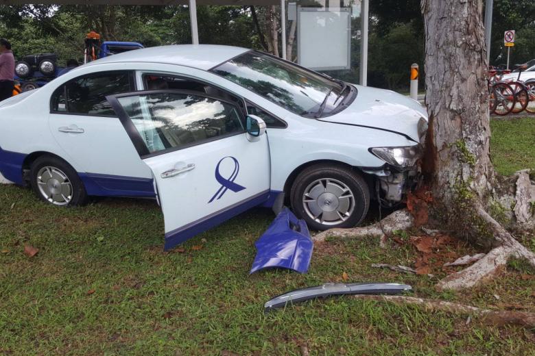 LTA car smashes into tree after colliding with minibus in Kranji; no ...