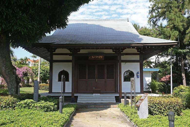 The prayer hall, or mido, situated in the heart of the cemetery park, is meant for Japanese visitors who want to pay their respects and pray. The Japanese Association holds a memorial service in the park each year. The cemetery park, with its pink bo