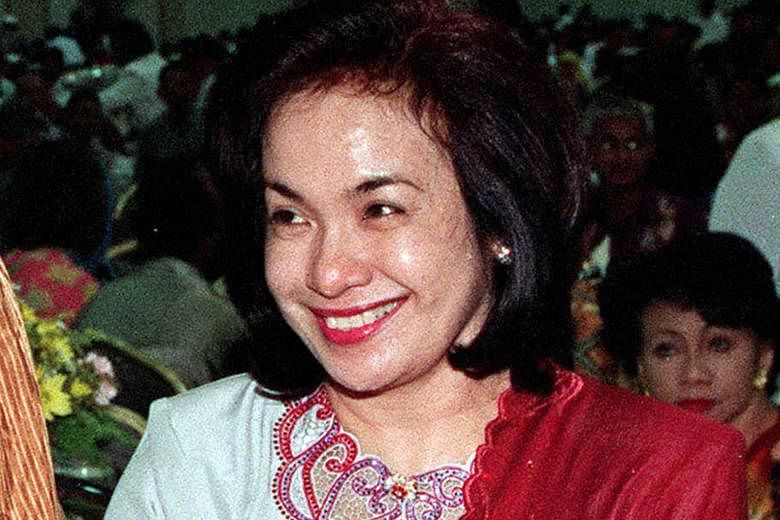 Madam Rosmah in Kuala Lumpur in 2000. The only child of a Malay school headmaster and his teacher wife, she grew up in the small town of Kuala Pilah in Negeri Sembilan. In interviews, Madam Rosmah had gushed about marrying Mr Najib, whom she describe