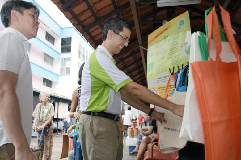 First reusable bag sharing initiative launched in Yishun The Straits