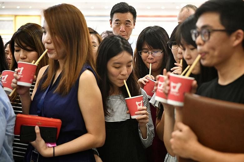 In March, foodcourt operator Koufu launched a no-plastic straw initiative at its Singapore Management University outlet and attempted to set a national record of having the most number of people drinking with bamboo straws at the same time. A survey 