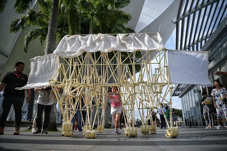 What is the creature that a young visitor was taking for a walk in the Event Plaza at Marina Bay Sands yesterday? Meet Ordis, a wind-powered machine created by Dutch sculptor Theo Jansen. The ArtScience Museum is holding the first South-east Asian ex