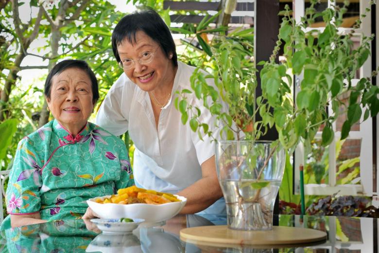 Mrs Wee Kim Wee, wife of late Singapore president, dies at age 102