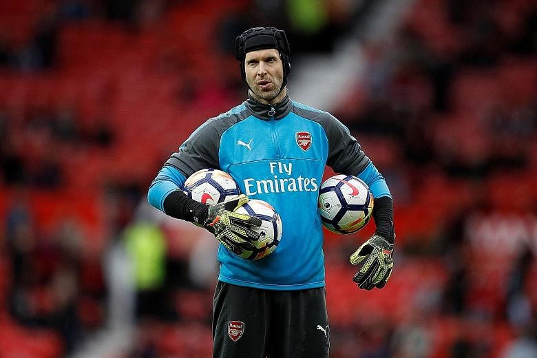 Arsenal goalkeeper Petr Cech is looking forward to the club's pre-season tour to Singapore as it will help the team bond for the new season.