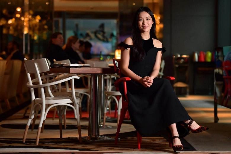 From Primary 4 to Secondary 4, Rebecca Lim was overweight, and she was in the Trim and Fit weight-loss programme at school. Rebecca Lim's early years on TV were tough because her command of Mandarin was poor. The actress saw this as a glaring problem