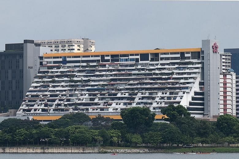 With its distinctive stepped terraced design, Golden Mile Complex stands out as a landmark in the Beach Road area.