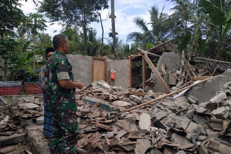 5 Dead, 40 Injured After Multiple Quakes Rock Indonesia’s Lombok Island ...