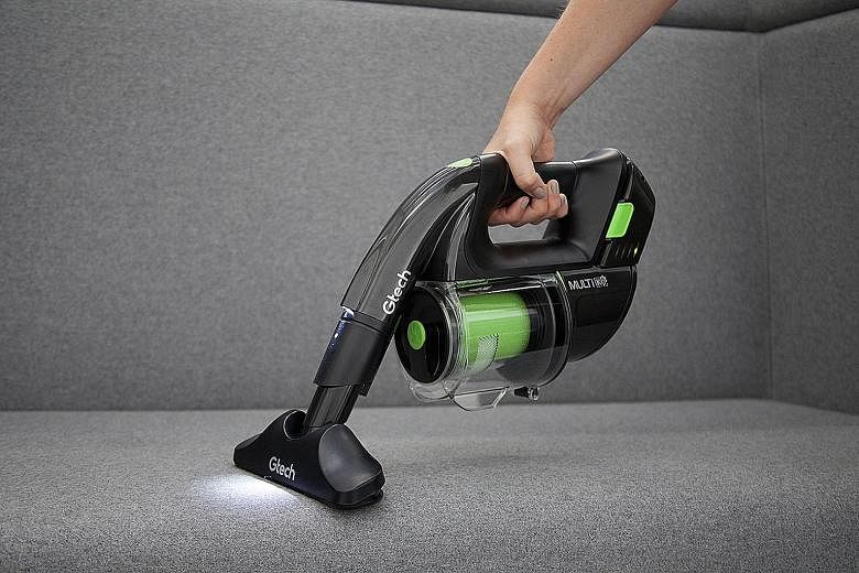 The Power Floor K9 vacuum cleaner does a good job in picking up dust, hair and other debris on the floor and sofa.