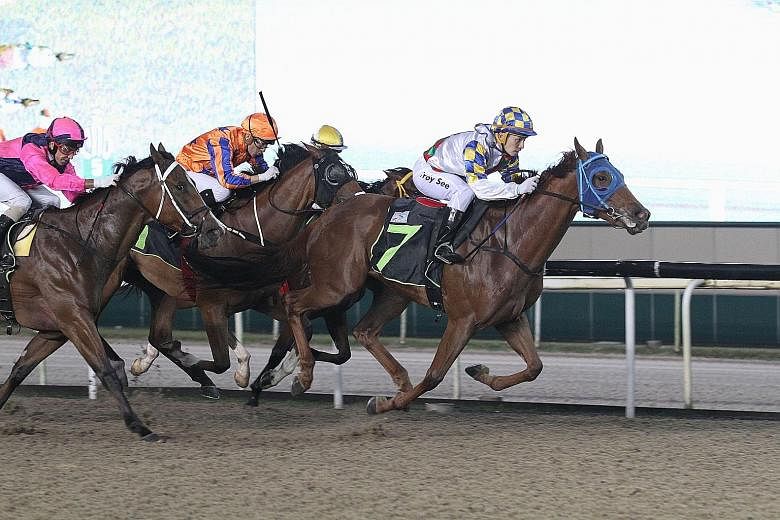 Apprentice Troy See driving Per Inpower (No. 7) to a last-to-first victory in Race 2 at Kranji last night. He completed a double with Lim's Force in Race 5.