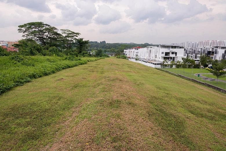 Bukit Gombak Park will be built on this empty plot of land along Bukit Batok West Avenue 5. The 4.8ha park, to be ready by the end of next year, will offer facilities like a cafe, outdoor fitness areas and a dog run.