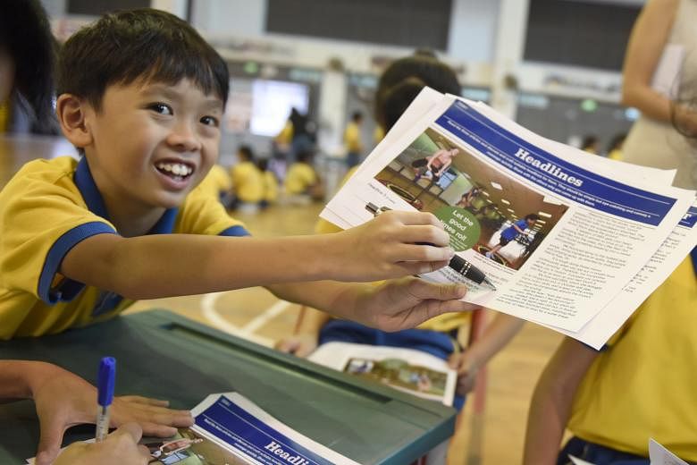 Clementi Primary School pupils learning media literacy at The Little Red Dot Pop-Up Newsroom last year. Listing the various initiatives in raising media and digital literacy, the committee said the existing initiatives are a "strong base to build on"