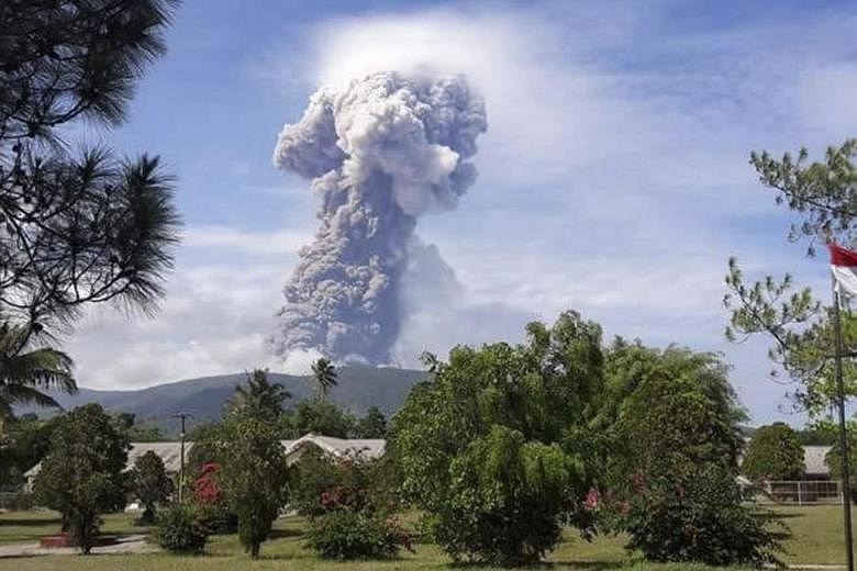 Indonesia rocked by volcanic eruption after devastating Sulawesi quake ...