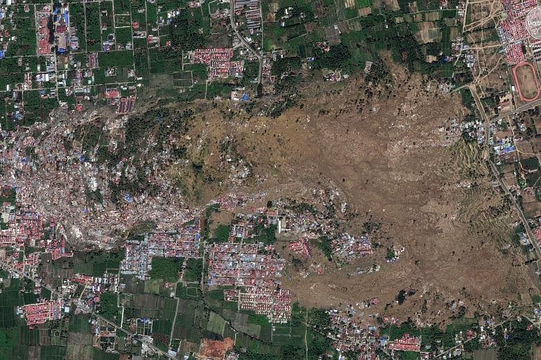 Top: A satellite photo showing Petobo village on Aug 17, before an earthquake struck the region. Above: Petobo as seen on Oct 1 after 700 houses were destroyed.