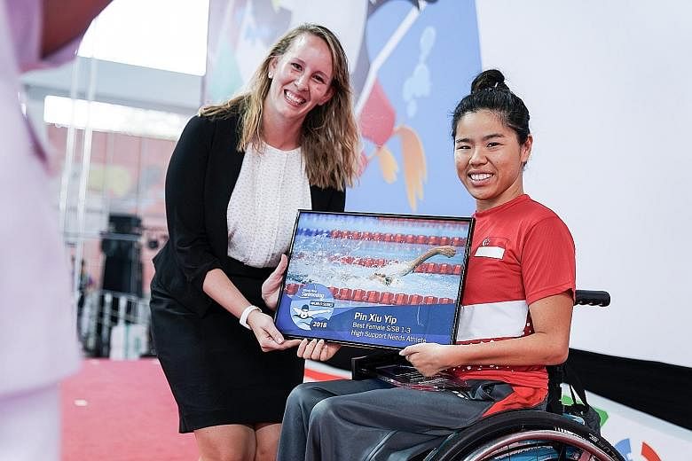 Yip Pin Xiu receiving the World Para Series' best female High Support Needs Athlete (S/SB1-3). award. She is the only Asian among the four winners.