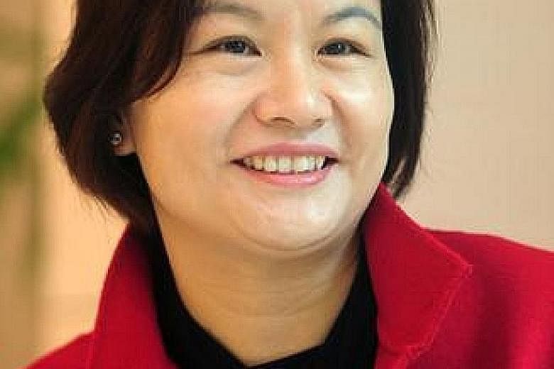 Ms Zhou Qunfei, chairman of consumer electronics supplier Lens Technology, lost US$6.6 billion of her fortune.