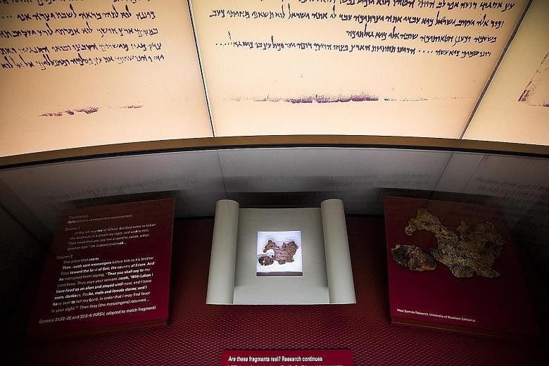 Washington's Museum of the Bible says that five artefacts it had said were fragments of the Dead Sea Scrolls are not authentic and will no longer be displayed.