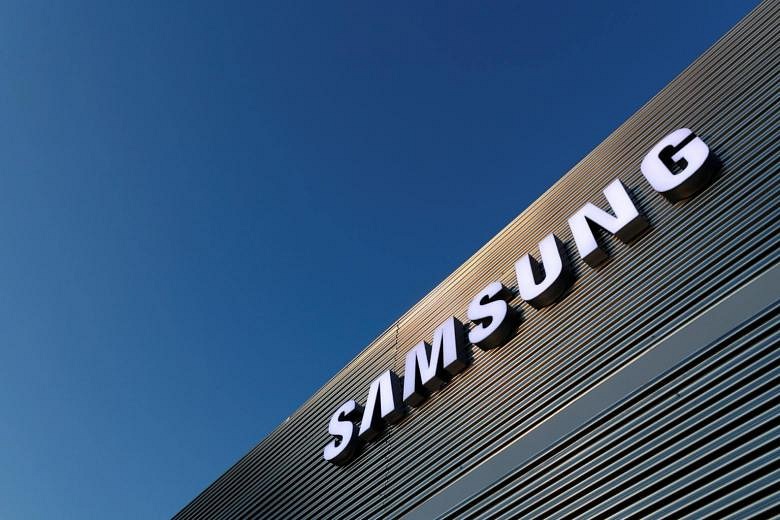 Samsung Electric Posts Record Q3 Profit But Warns Of Weaker Earnings ...